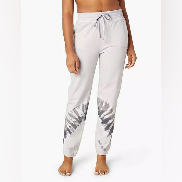 NWT Beyond Yoga Tie Dye Weekend Sweatpants - Picture 1 of 6